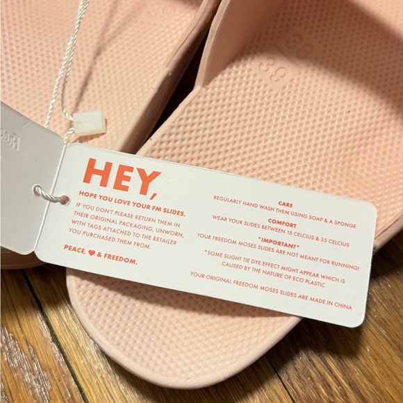 NWT Freedom Moses Pink Terrazzo Double-Buckle Slide Sandals Size 8-9 - Picture 6 of 7